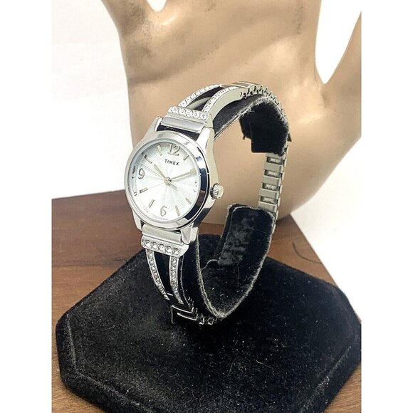 Timex Women's Watch TW2W18600 Quartz Silver Dial Stainless Steel 25mm - Picture 2 of 13